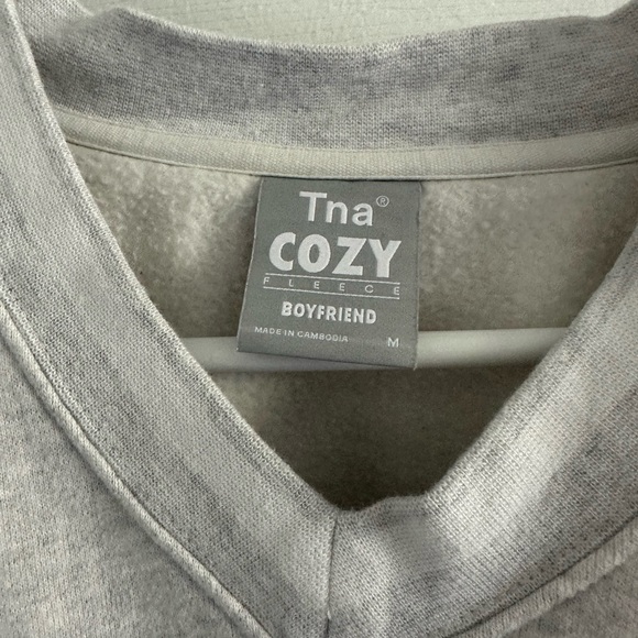 Aritzia TNA Boyfriend Crewneck - Picture 3 of 4